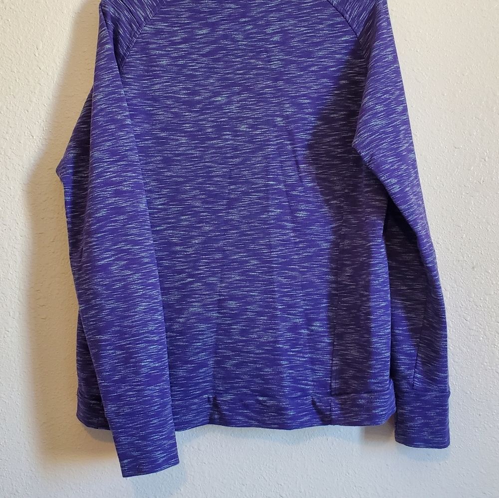 Avalancha top Long Sleeve. - Picture 2 of 9